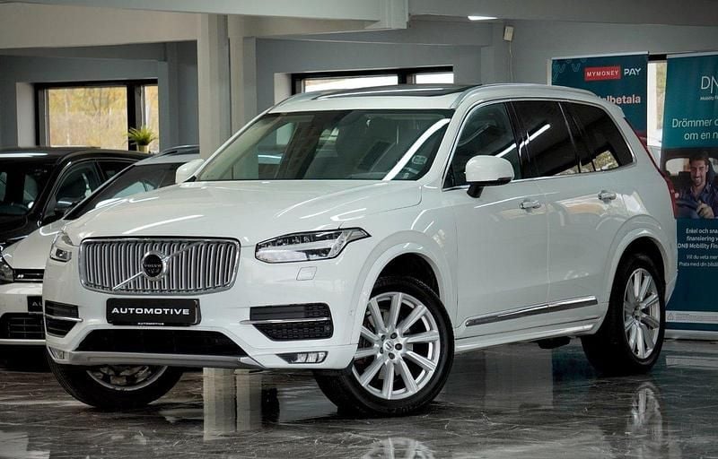 Vit Begagnad 2016 Volvo XC90 Inscription SUV | 269 900 kr (Marknadspris) - Bild 1/4