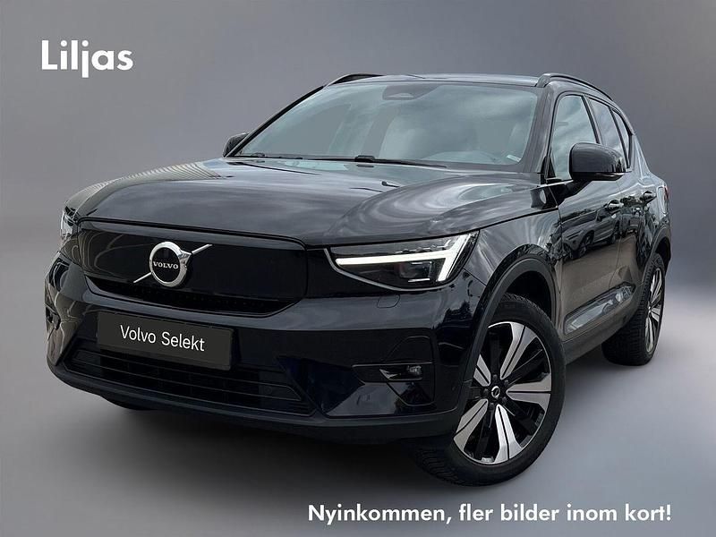 Svart Begagnad 2022 Volvo XC40 Plus SUV | 349 000 kr - Bild 1/4