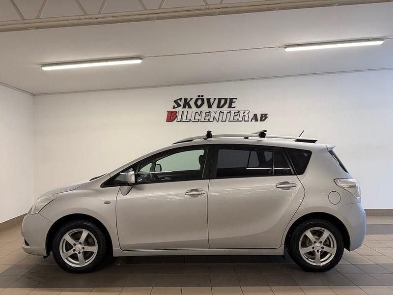 Silver Begagnad 2009 Toyota Verso Minibuss | 57 500 kr (Marknadspris) - Bild 1/4