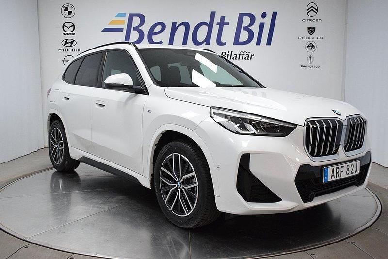 Vit Begagnad 2025 BMW X1 M Sport SUV | 479 500 kr (Dyr) - Bild 1/3