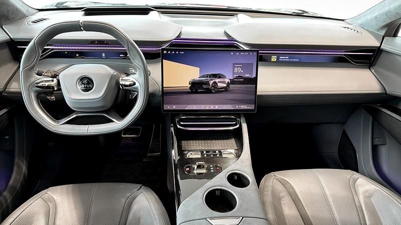 Begagnad Lotus Eletre 441 kW (600 HK) 2023 Svart (black) SUV