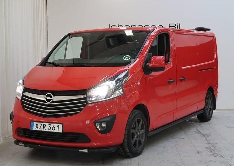 Röd Begagnad 2018 Opel Vivaro Minibuss | 119 900 kr (Bra pris) - Bild 1/4
