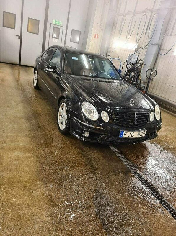 Begagnad Mercedes E320 225 HK (165 kW) 2007 Svart Sedan