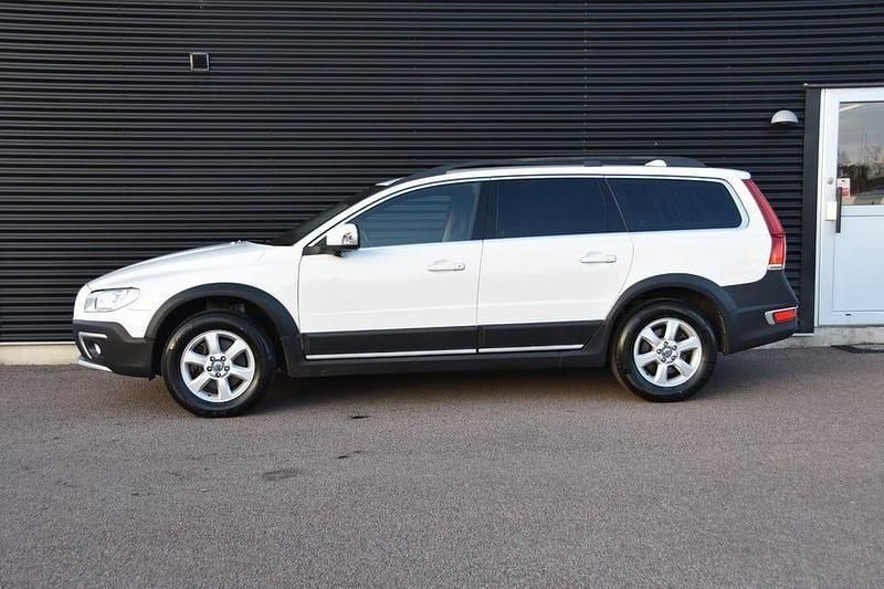 Begagnad Volvo XC70 Momentum 181 HK (133 kW) 2014 Vit Kombi