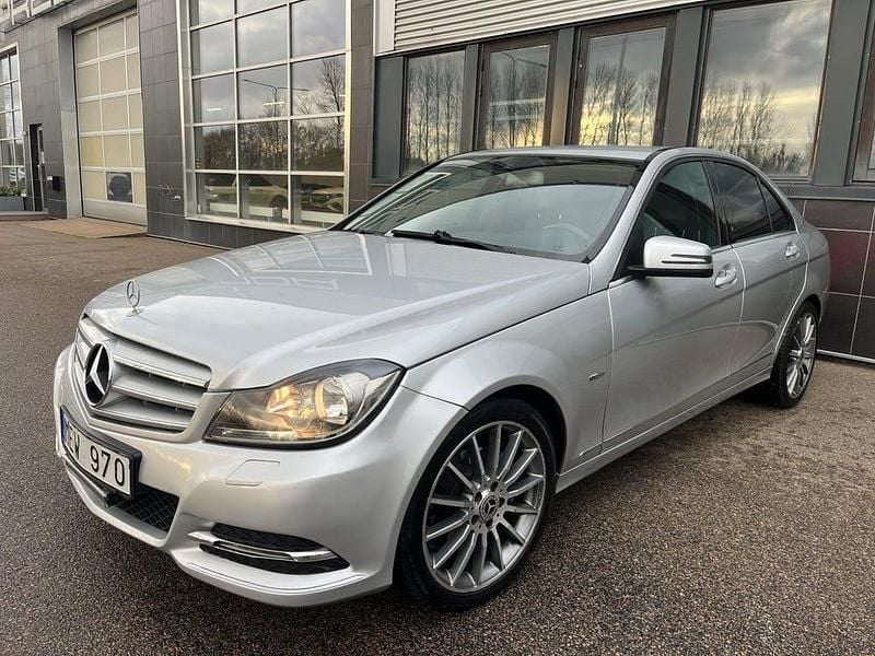 Silver Begagnad 2012 Mercedes C220 Sedan | 89 900 kr (Marknadspris) - Bild 1/4