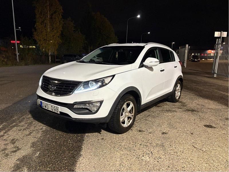 Vit Begagnad 2012 Kia Sportage SUV | 65 000 kr (Bra pris) - Bild 1/4