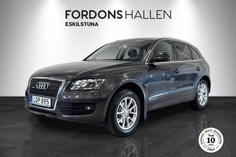 Grå Begagnad 2010 Audi Q5 SUV | 104 900 kr (Marknadspris) - Bild 1/4