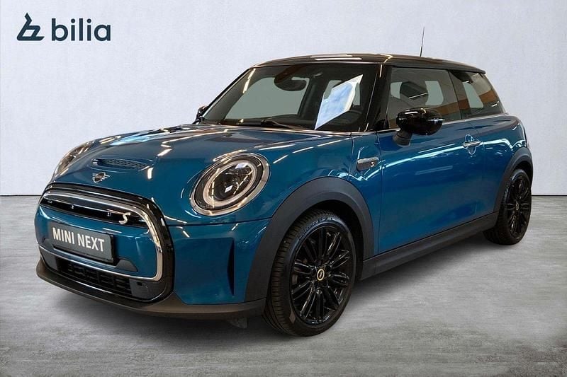 Blå Begagnad 2022 Mini Cooper SE Premium Halvkombi | 194 000 kr (Marknadspris) - Bild 1/4