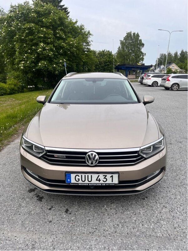 Brun Begagnad 2016 VW Passat GT Kombi | 162 000 kr (Marknadspris) - Bild 1/4