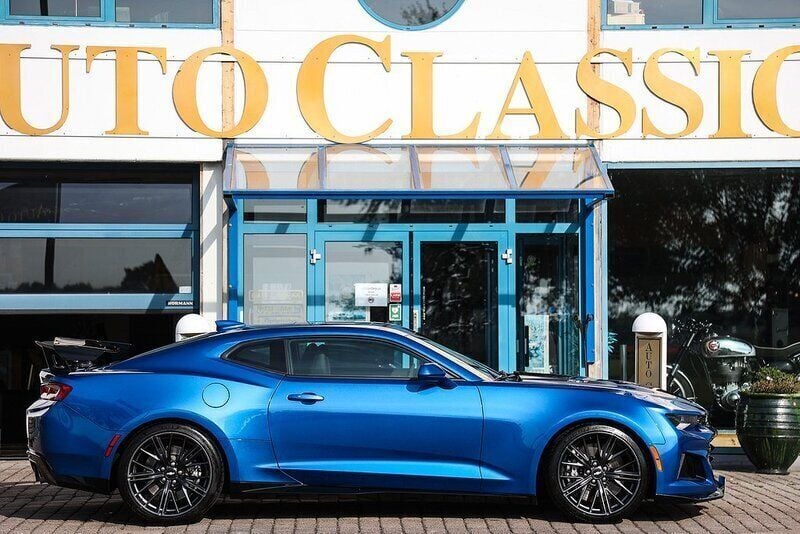 Blå Begagnad 2017 Chevrolet Camaro ZL1 Sportkupé | 859 000 kr - Bild 1/4