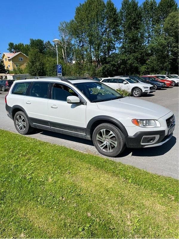 Vit Begagnad 2013 Volvo XC70 Momentum SUV | 120 000 kr (Marknadspris) - Bild 1/2