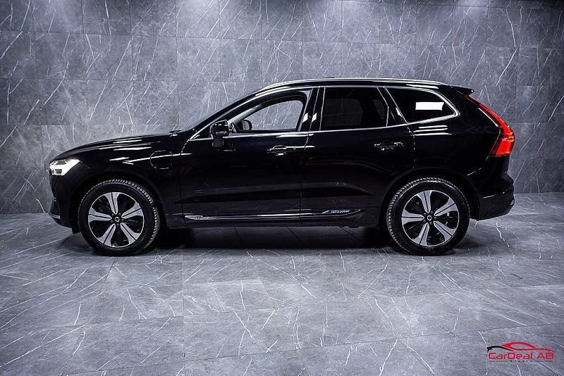 Begagnad Volvo XC60 Core 350 HK (257 kW) 2023 Svart SUV