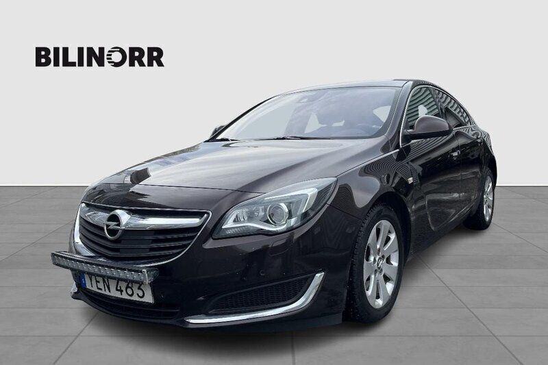 Brun Begagnad 2016 Opel Insignia Halvkombi | 124 900 kr - Bild 1/4