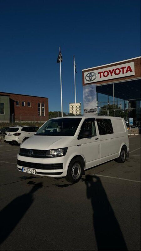 Vit Begagnad 2016 VW T6 Van | 220 000 kr - Bild 1/4