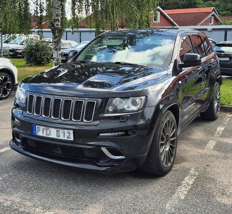 Svart Begagnad 2013 Jeep Grand Cherokee SRT SUV | 299 000 kr (Bra pris) - Bild 1/4