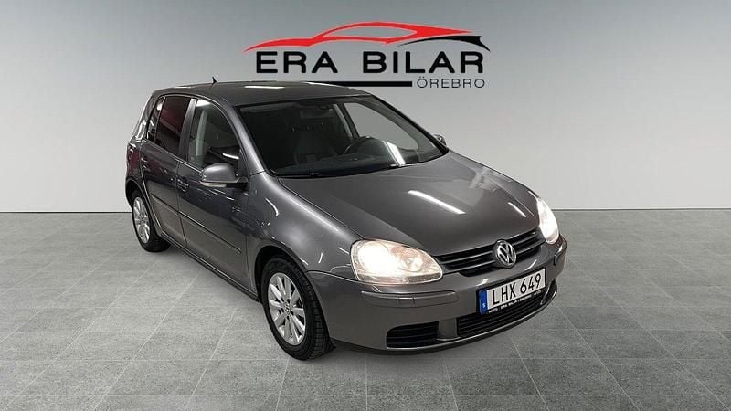 Mörkgrå (grå) Begagnad 2009 VW Golf VI Halvkombi | 39 800 kr (Bra pris) - Bild 1/4