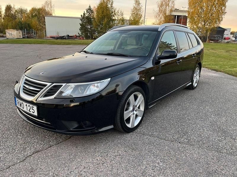 Svart Begagnad 2010 Saab 9-3 Linear Kombi | 59 000 kr (Marknadspris) - Bild 1/4
