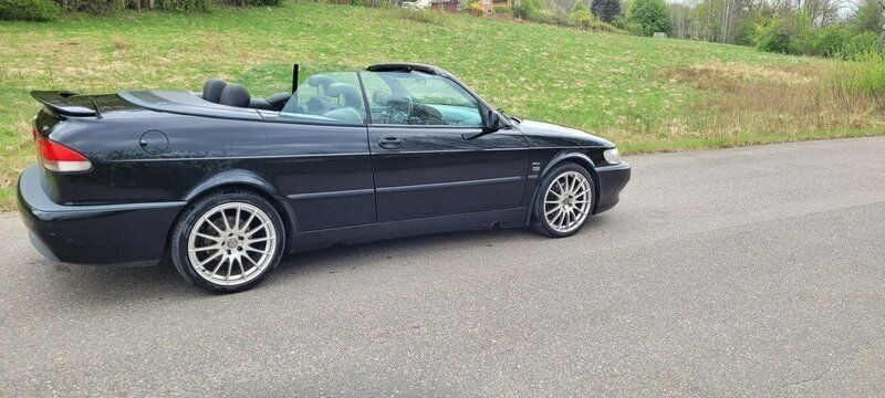 Svart Begagnad 2001 Saab 9-3 Cabriolet Aero Cab | 59 000 kr (Marknadspris) - Bild 1/4
