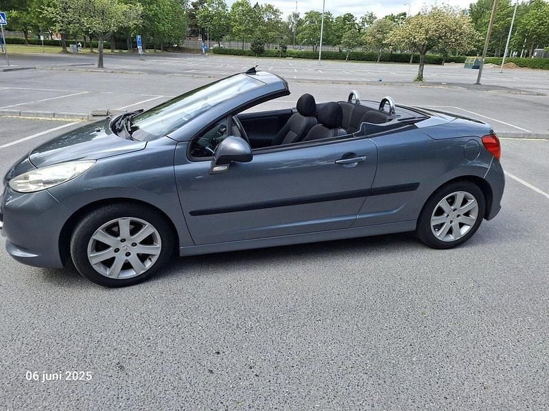 Grå Begagnad 2007 Peugeot 207 CC Cab | 30 000 kr (Bra pris) - Bild 1/4