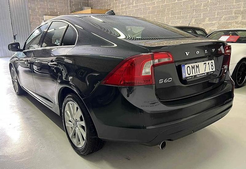Begagnad Volvo S60 Momentum 136 HK (100 kW) 2013 Grå Sedan