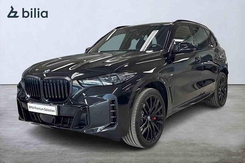 Svart Begagnad 2025 BMW X5 M Sport SUV | 1 129 900 kr - Bild 1/1