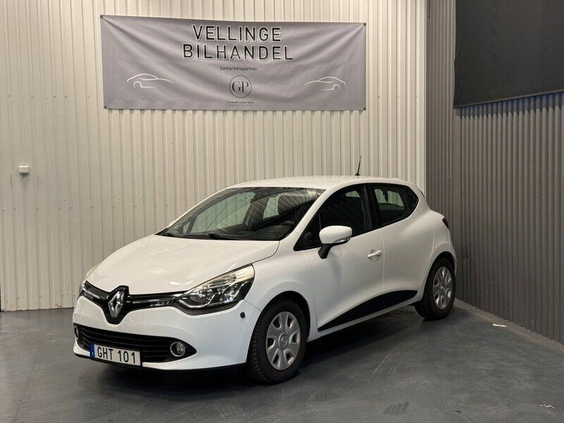 Vit Begagnad 2014 Renault Clio IV Halvkombi | 59 900 kr (Marknadspris) - Bild 1/4