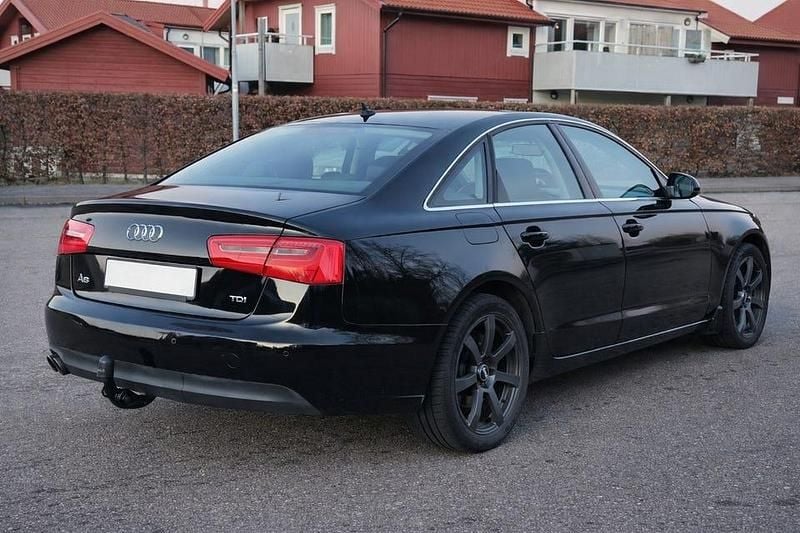 Begagnad Audi A6 177 HK (130 kW) 2013 Svart Sedan