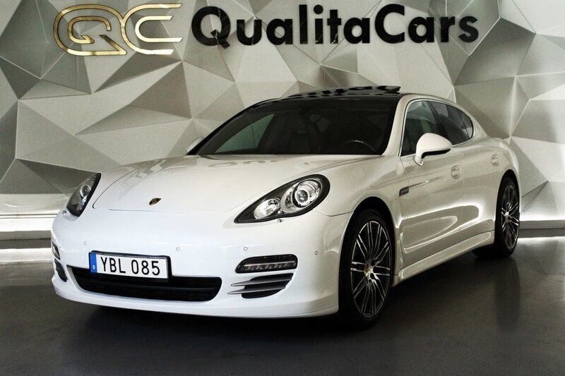 Vit Begagnad 2011 Porsche Panamera 4S Sport Sedan | 348 900 kr (Marknadspris) - Bild 1/4