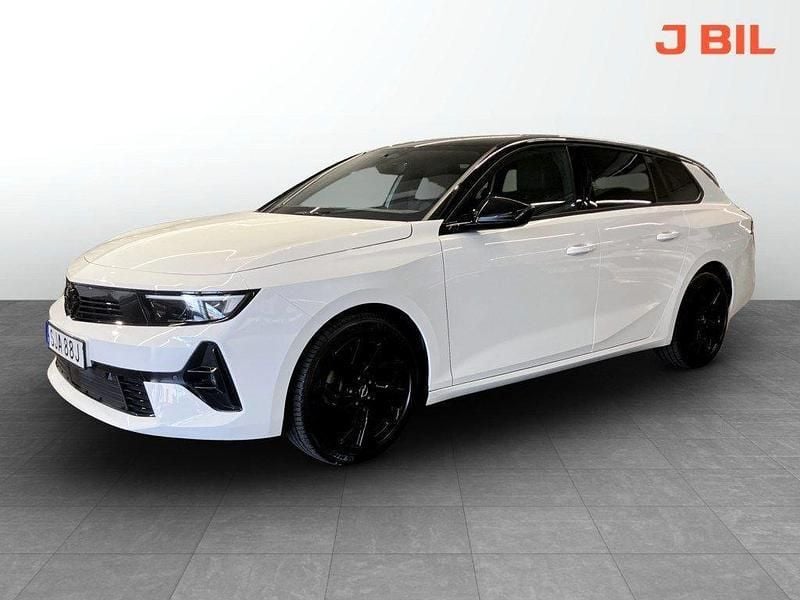 Vit Begagnad 2024 Opel Astra Kombi | 289 900 kr (Marknadspris) - Bild 1/4