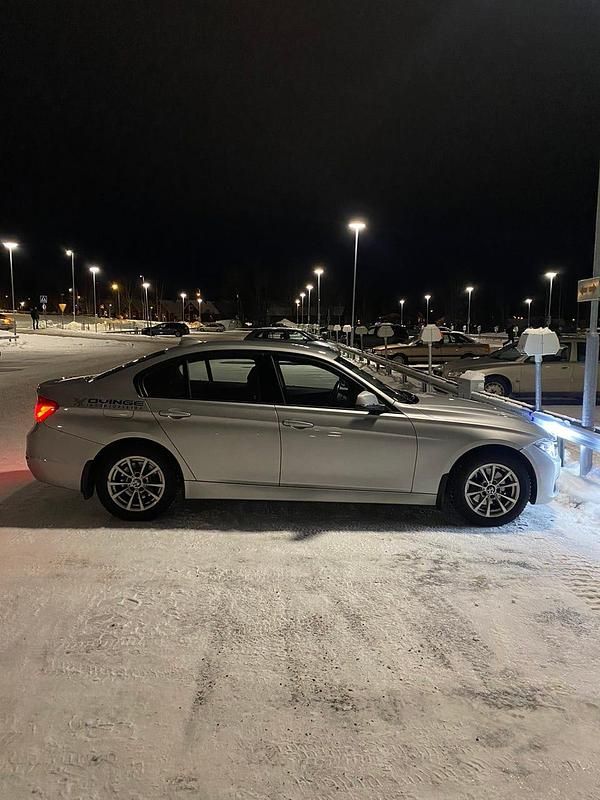 Begagnad BMW 320 184 HK (135 kW) 2014 Sedan