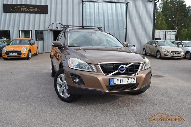 Brun Begagnad 2010 Volvo XC60 Summum SUV | 79 900 kr (Bra pris) - Bild 1/4