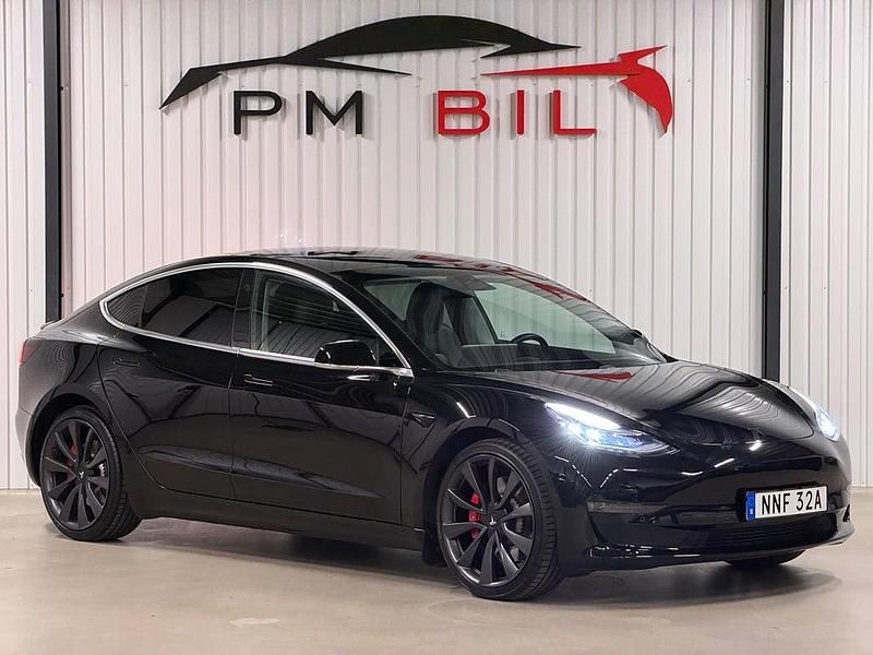 Begagnad Tesla Model 3 Performance 461 kW (627 HK) 2020 Svart Sedan