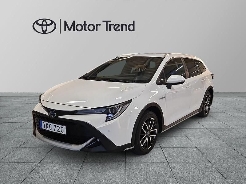 Vit Begagnad 2021 Toyota Corolla Kombi | 219 000 kr (Marknadspris) - Bild 1/4