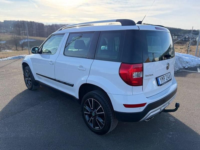 Begagnad Skoda Yeti Outdoor 150 HK (110 kW) 2017 Vit SUV