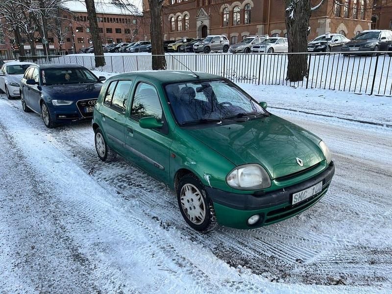 Begagnad 2001 Renault Clio II Halvkombi | 10 000 kr (Bra pris) - Bild 1/4