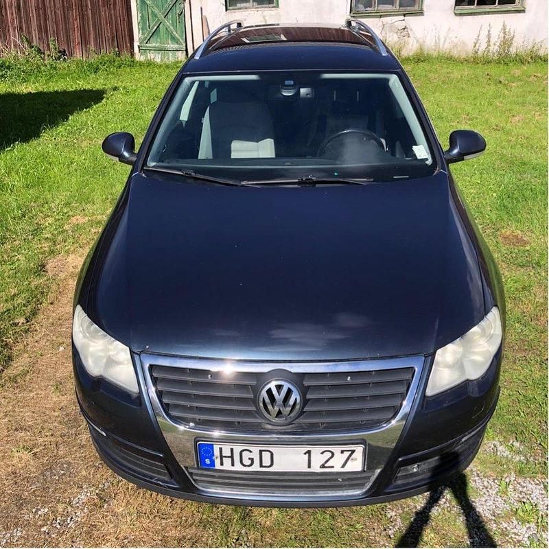 Grå Begagnad 2007 VW Passat Kombi | 12 000 kr (Superpris) - Bild 1/4