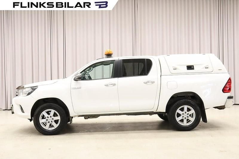 Vit Begagnad 2018 Toyota HiLux Pickup | 279 800 kr (Lite dyr) - Bild 1/4