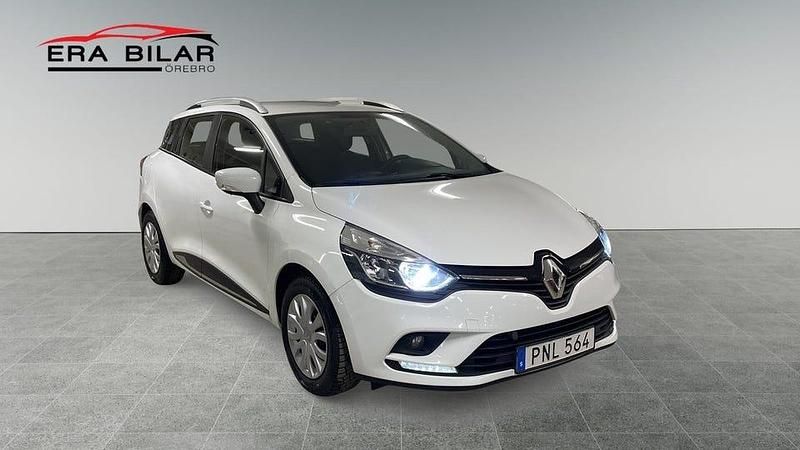 Vit Begagnad 2018 Renault Clio GrandTour Zen Kombi | 89 800 kr (Bra pris) - Bild 1/4
