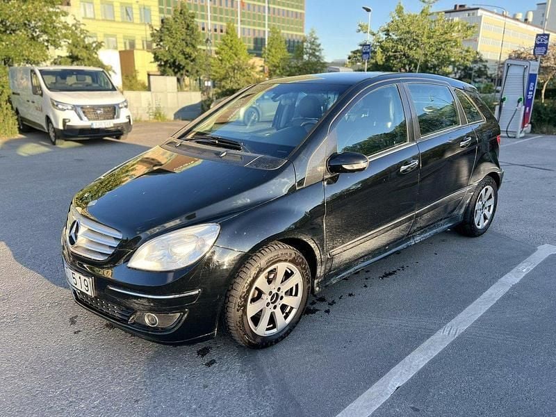 Svart Begagnad 2006 Mercedes B180 Minibuss | 39 000 kr (Superpris) - Bild 1/4