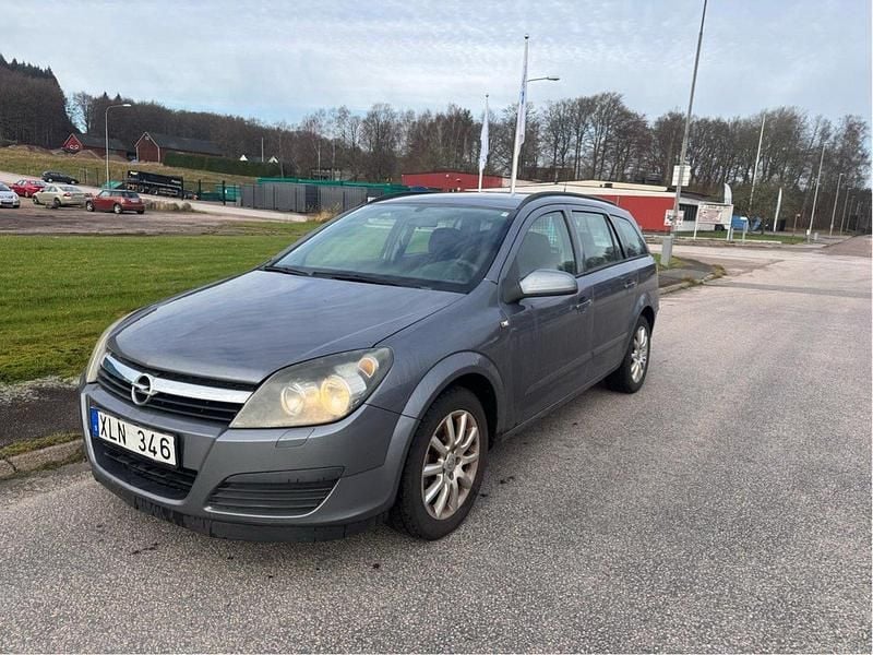 Grå Begagnad 2006 Opel Astra Kombi | 16 500 kr (Marknadspris) - Bild 1/4