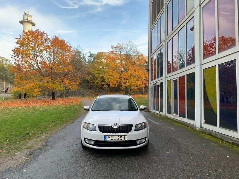 Begagnad Skoda Octavia Ambition 111 HK (81 kW) 2016 Vit Kombi