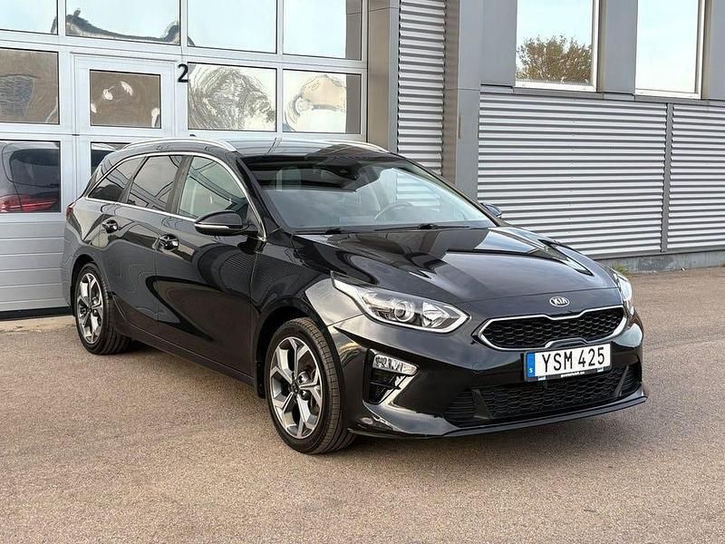 Svart Begagnad 2018 Kia Ceed Sportswagon Kombi | 99 900 kr (Bra pris) - Bild 1/4