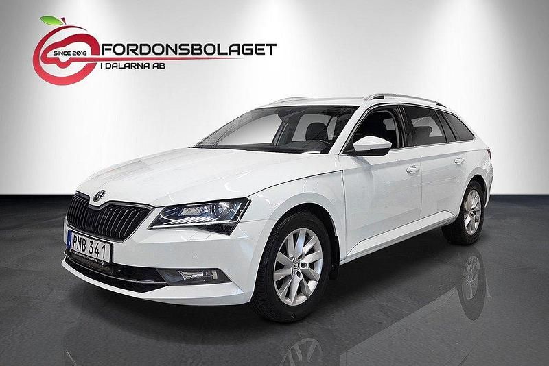 Vit Begagnad 2016 Skoda Superb Business Line Kombi | 119 000 kr (Lite dyr) - Bild 1/4