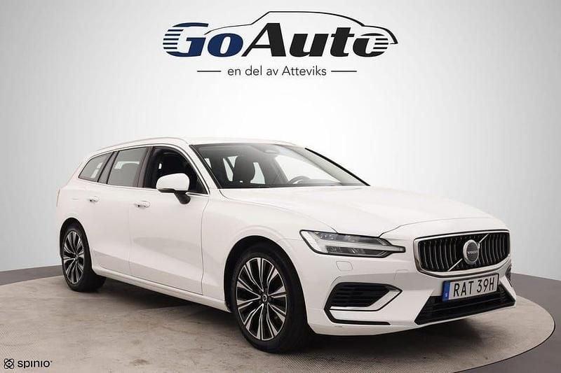 Vit Begagnad 2023 Volvo V60 Core Kombi | 324 500 kr (Bra pris) - Bild 1/2