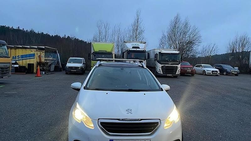 Vit Begagnad 2015 Peugeot 2008 SUV | 49 000 kr (Bra pris) - Bild 1/4