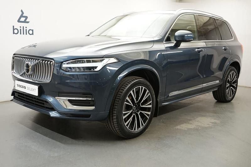 Mörkblå Begagnad 2022 Volvo XC90 Plus SUV | 679 900 kr (Lite dyr) - Bild 1/3