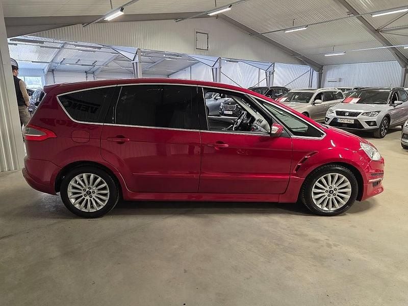Begagnad Ford S-MAX Business Edition 140 HK (102 kW) 2014 Röd metallic Minibuss