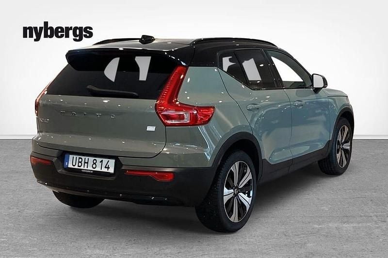 Begagnad Volvo XC40 Plus 172 kW (234 HK) 2022 Grön SUV