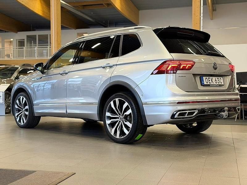 Begagnad VW Tiguan Allspace R-line 200 HK (147 kW) 2021 Silver SUV