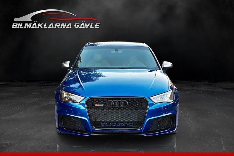 Begagnad Audi RS3 Sportback Comfort 367 HK (269 kW) 2015 Blå Halvkombi